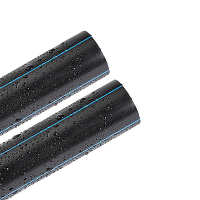 إمدادات المياه أنابيب HDPE سوداء مع شريط أزرق مقطوعة إلى الحجم تم تقديم عينة