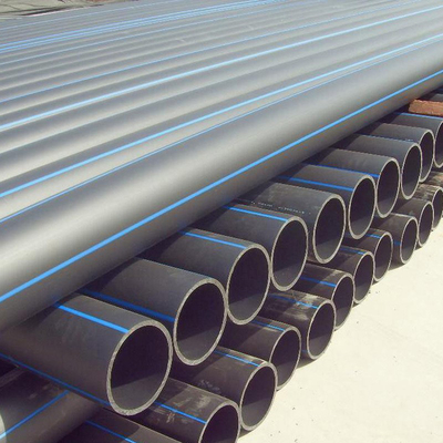 أنابيب إمدادات المياه PE HDPE الطول حسب متطلبات العملاء الأزرق أو الأسود مع الشريط الأزرق