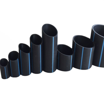 أنابيب إمدادات المياه PE HDPE الأزرق أو الأسود مع شريط أزرق لتوفير المياه وتصريفها مع شريط أزرق PE